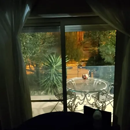 Maya Apartman *